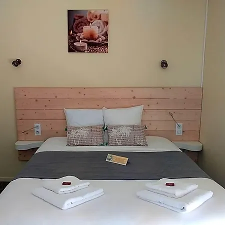 Hotel La Couronne 2*
