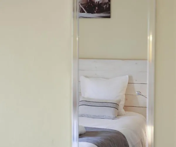 Hotell La Couronne 2*