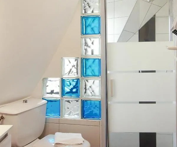 La Couronne Hotell 2*