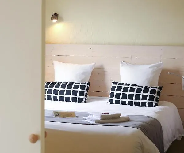 La Couronne Hotell 2*