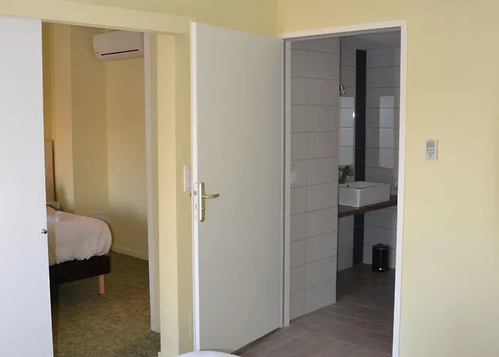 La Couronne Hotell 2*