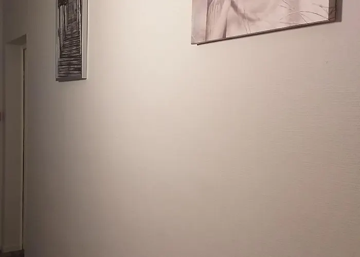 Hotell La Couronne 2*